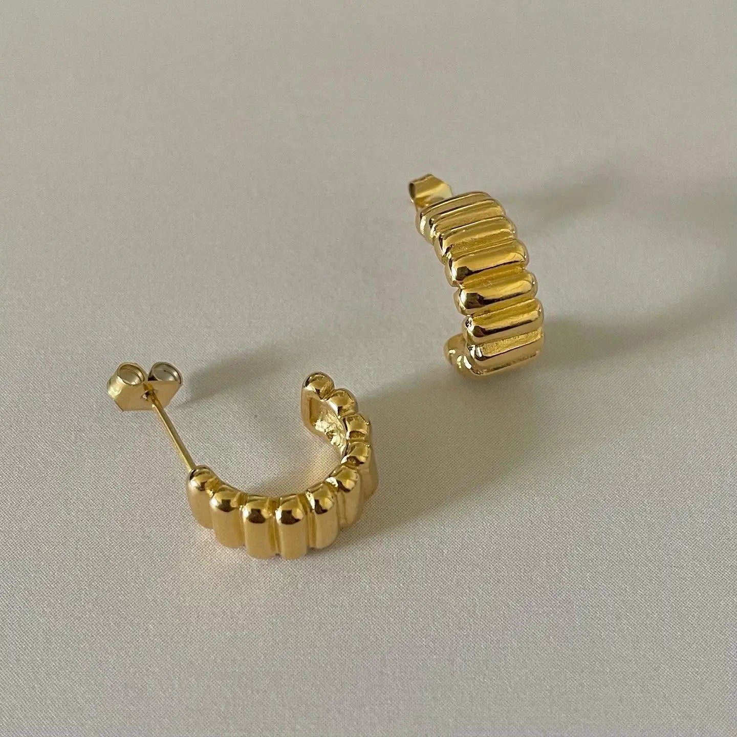 Emma Mini Ribbed Earrings